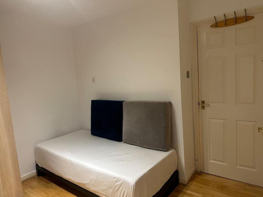 Flat Close To Leagrave Station Luton Airport Exterior photo